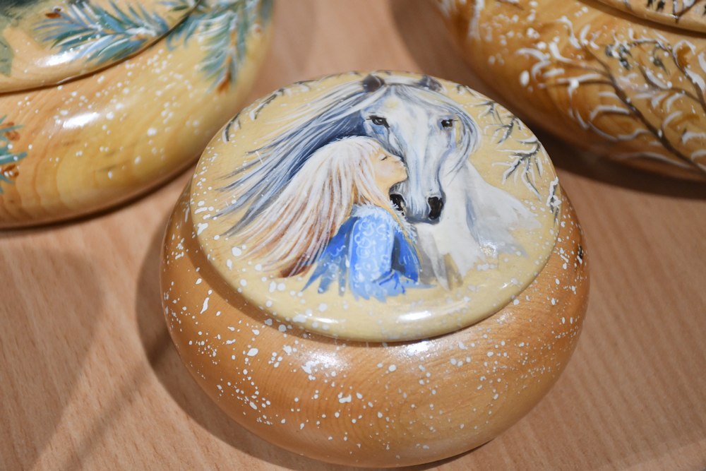 320 работ алтайских мастеров представили на краевой выставке «Алтай Новогодний» 320 работ алтайских мастеров представили на краевой выставке «Алтай Новогодний»