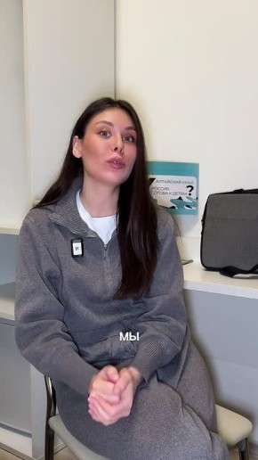 Что внутри портфелей, которые подарили журналистам, работающим на прямой линии президента?