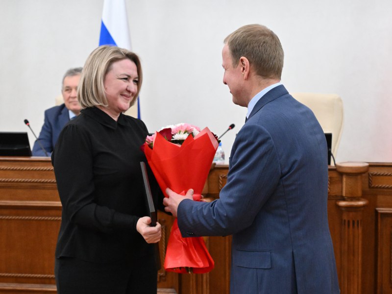 Губернатор Виктор Томенко вручил награды Алтайского края сотрудникам и ветеранам Счетной палаты региона Губернатор Виктор Томенко вручил награды Алтайского края сотрудникам и ветеранам Счетной палаты региона
