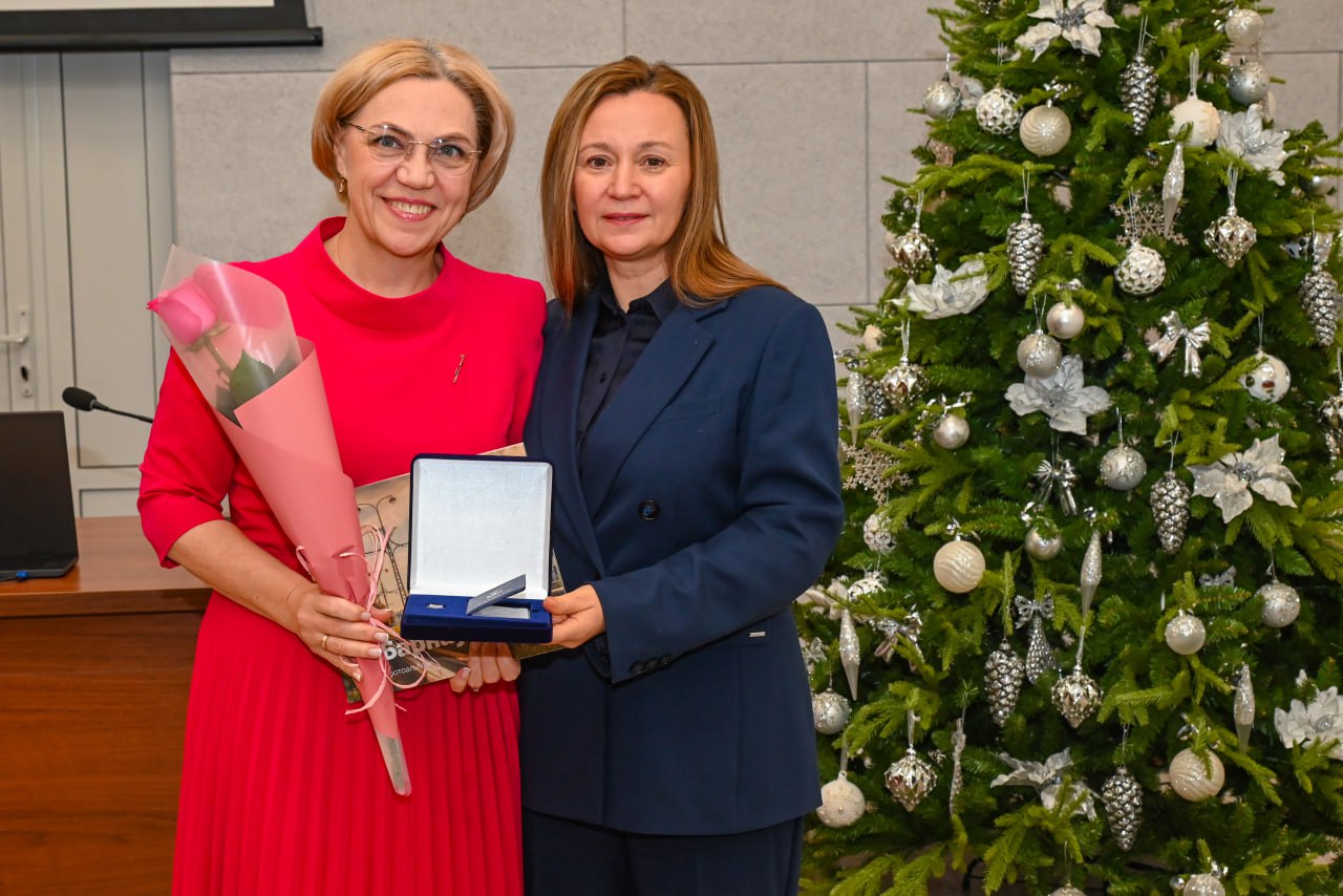 В администрации города прошло торжественное мероприятие по вручению наград В администрации города прошло торжественное мероприятие по вручению наград