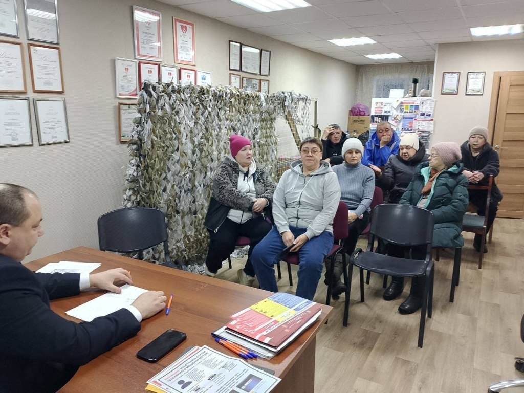 Навстречу жителям: прием граждан, награждение активных барнаульцев и открытие арт-объекта Навстречу жителям: прием граждан, награждение активных барнаульцев и открытие арт-объекта