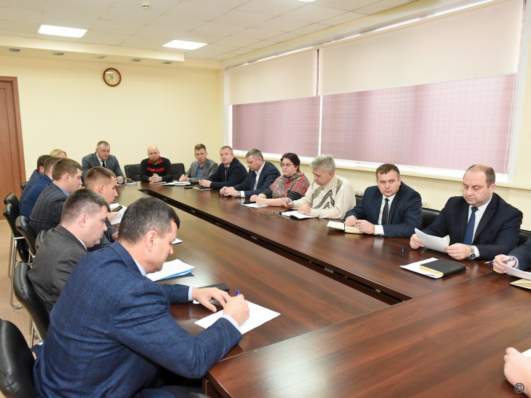 В администрации города обсудили порядок работы коммунальных служб в период новогодних праздников В администрации города обсудили порядок работы коммунальных служб в период новогодних праздников