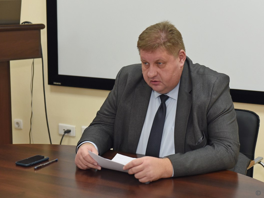 В администрации города обсудили порядок работы коммунальных служб в период новогодних праздников В администрации города обсудили порядок работы коммунальных служб в период новогодних праздников