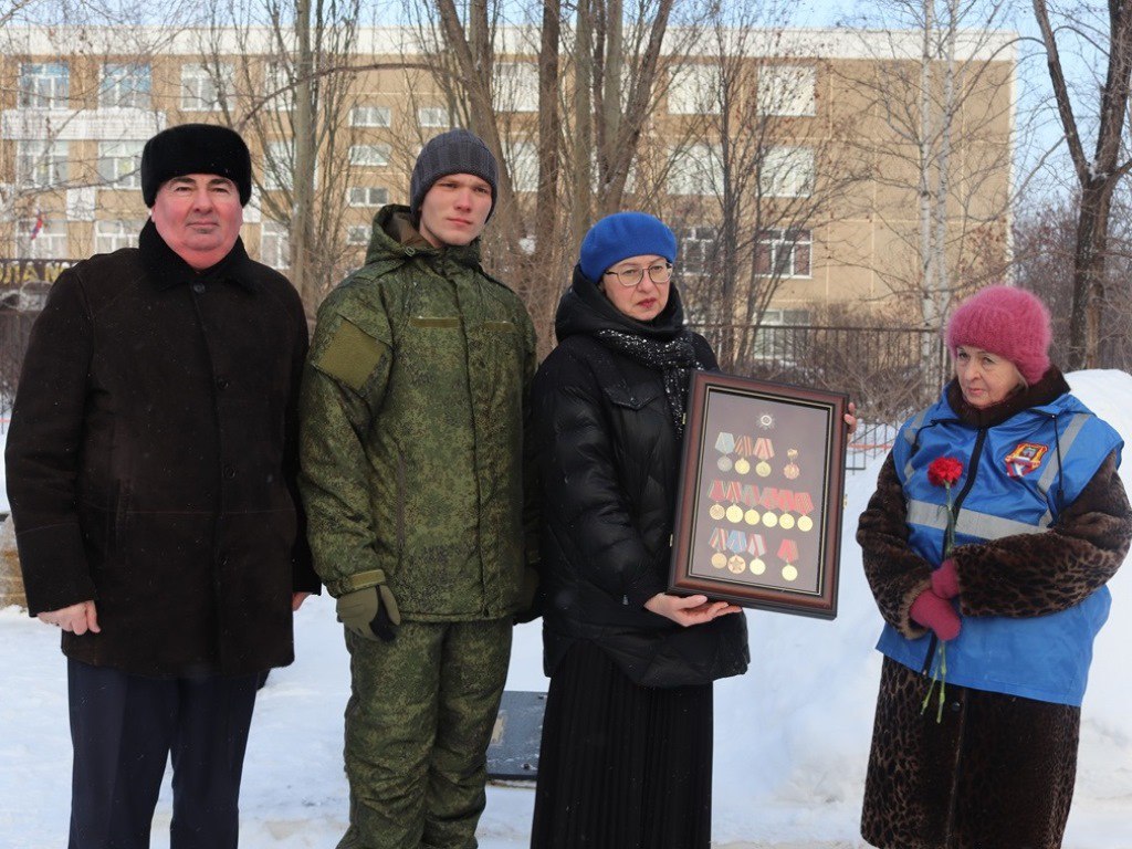 Навстречу жителям: прием граждан, награждение активных барнаульцев и открытие арт-объекта Навстречу жителям: прием граждан, награждение активных барнаульцев и открытие арт-объекта
