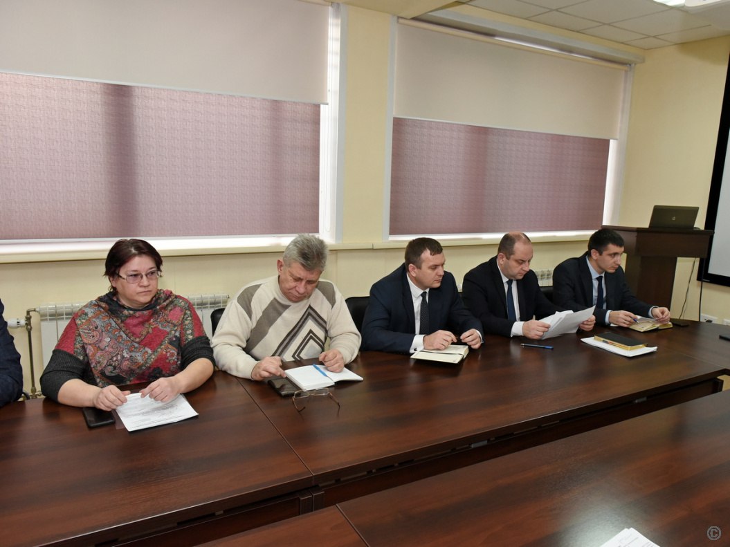 В администрации города обсудили порядок работы коммунальных служб в период новогодних праздников В администрации города обсудили порядок работы коммунальных служб в период новогодних праздников