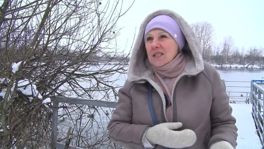 Озеро Светлое в Алтайском крае туристы прозвали Лебединым: сюда прилетает на зимовку лебедь-кликун