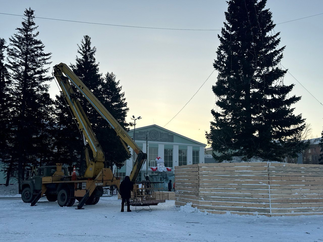 В Рубцовске идёт подготовка к Новому году В Рубцовске идёт подготовка к Новому году
