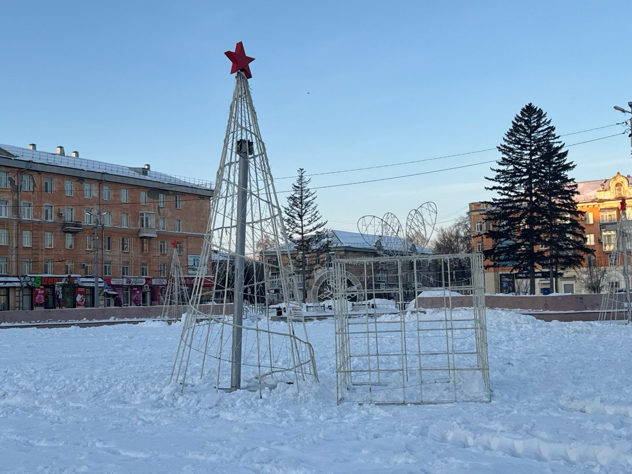 В Рубцовске идёт подготовка к Новому году В Рубцовске идёт подготовка к Новому году