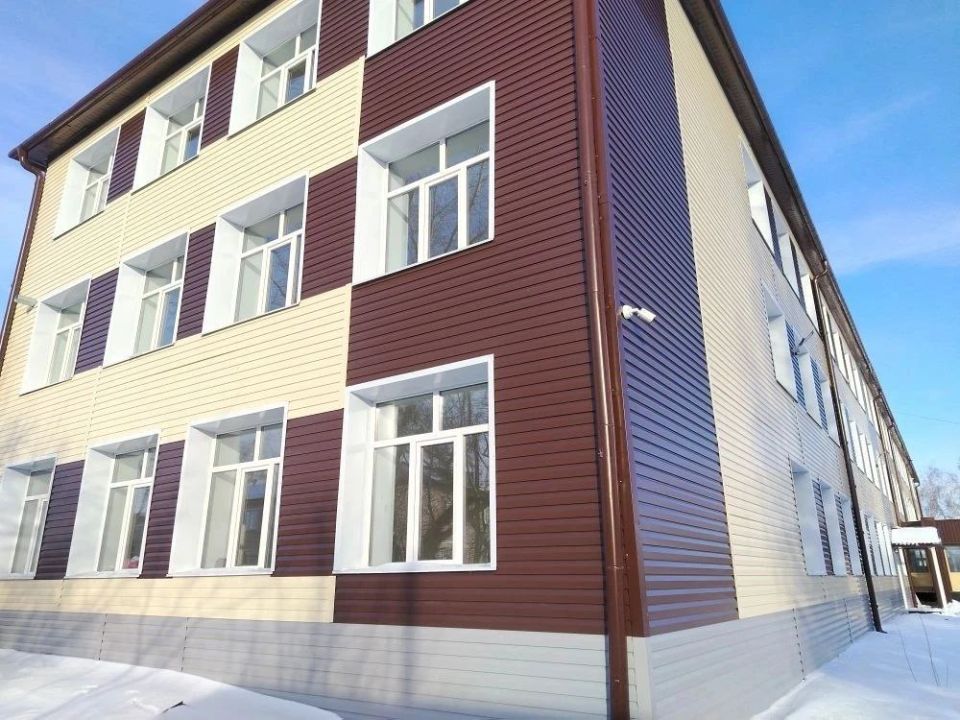 При надзорном сопровождении прокурора Алтайского края Антона Германа завершен капитальный ремонт школы в селе Поспелиха Поспелихинского района