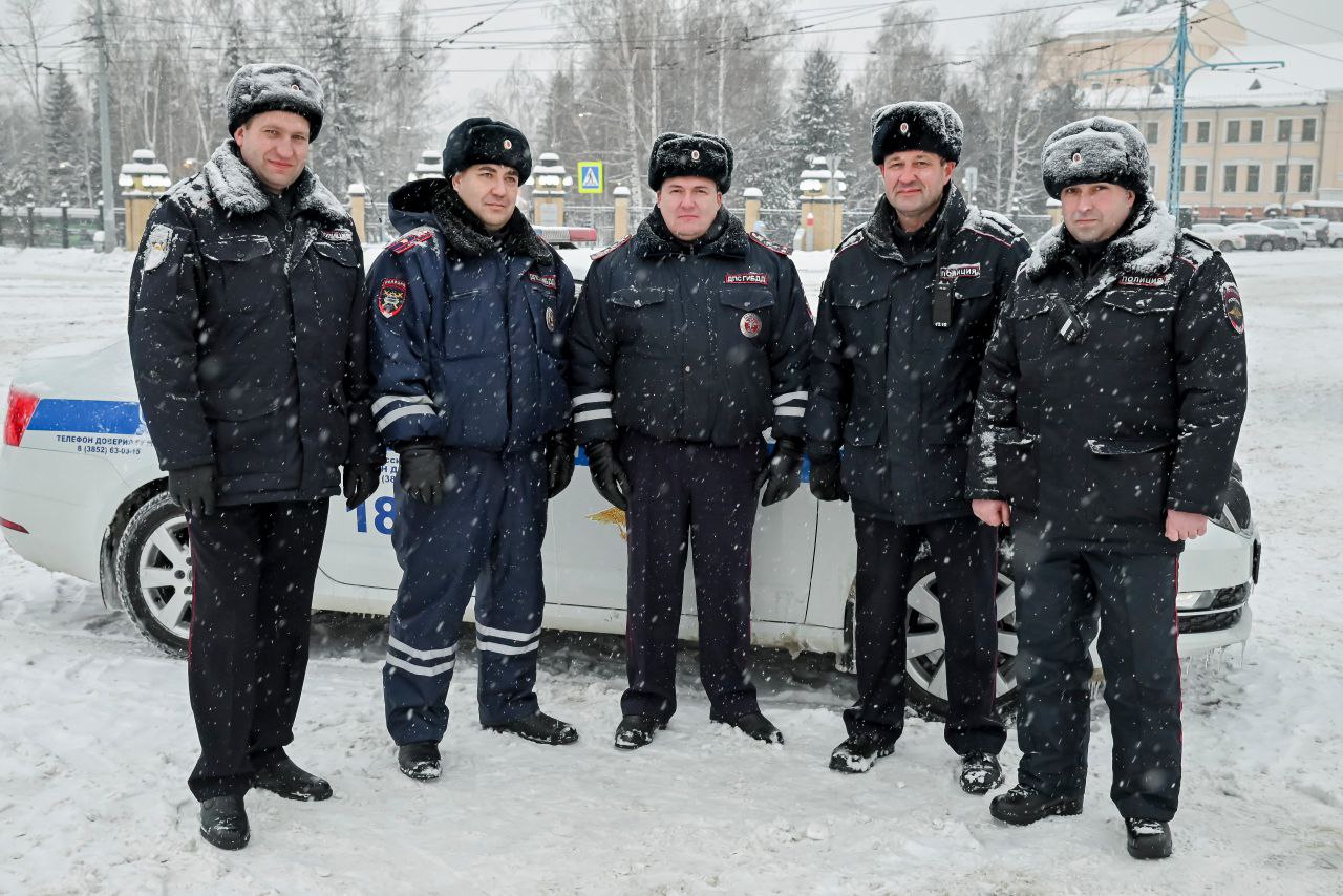 Обеспечена безопасность на открытии главной ёлки Барнаула Обеспечена безопасность на открытии главной ёлки Барнаула