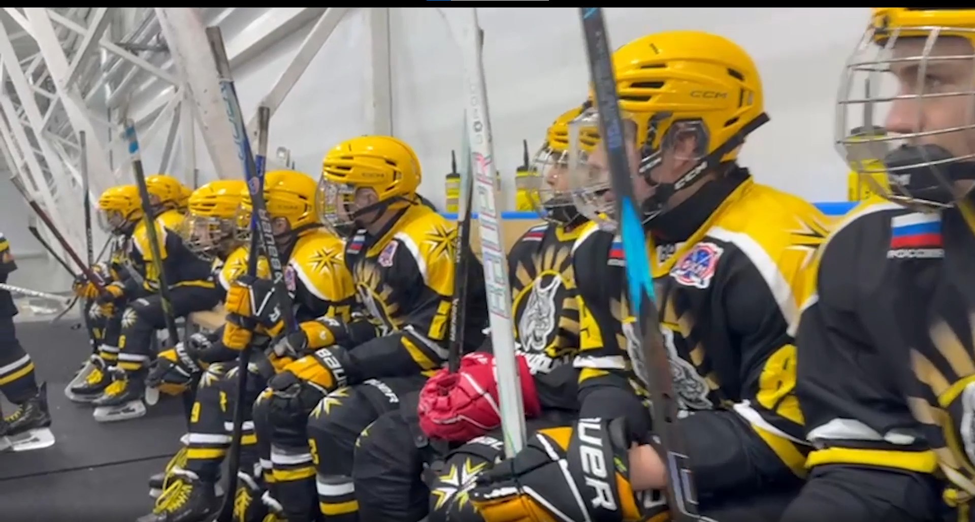 Завершили 2025 год яркой победой и поблагодарили болельщиков! Завершили 2025 год яркой победой и поблагодарили болельщиков!