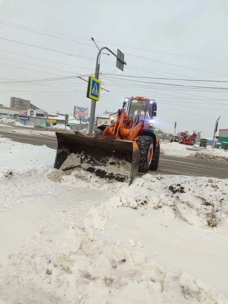 Дорожная служба работает на поддержание санитарного состояния улично-дорожной сети города Дорожная служба работает на поддержание санитарного состояния улично-дорожной сети города