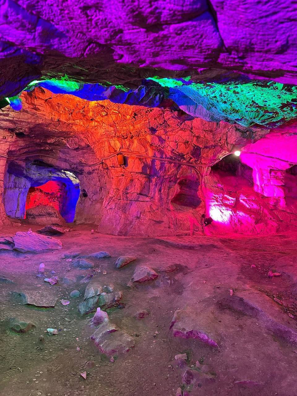 В Тавдинских пещерах установлена уникальная система освещения В Тавдинских пещерах установлена уникальная система освещения