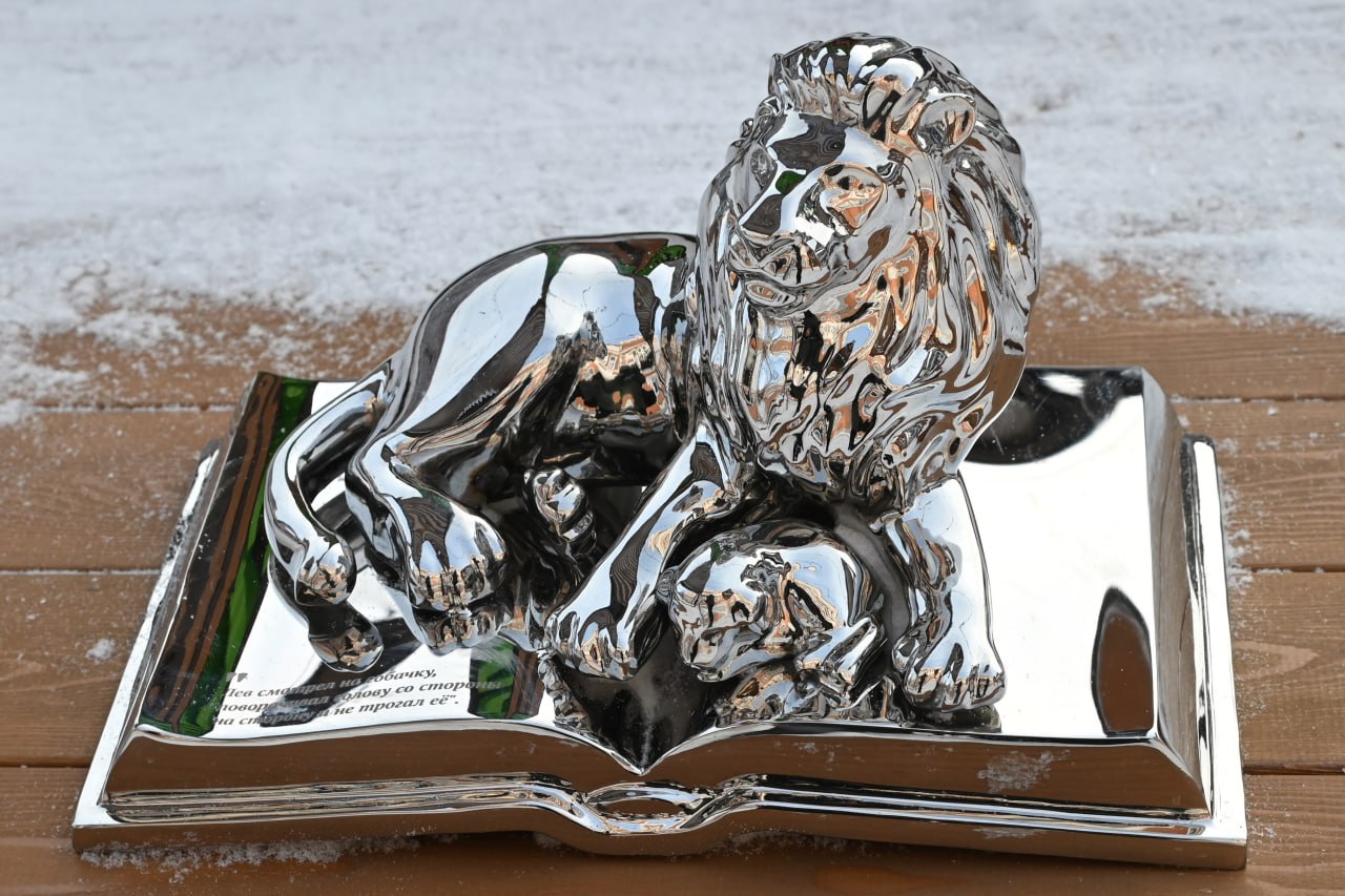 В праздничные выходные барнаульцы могут пройти самостоятельный экскурсионный маршрут «По страницам классики» В праздничные выходные барнаульцы могут пройти самостоятельный экскурсионный маршрут «По страницам классики»