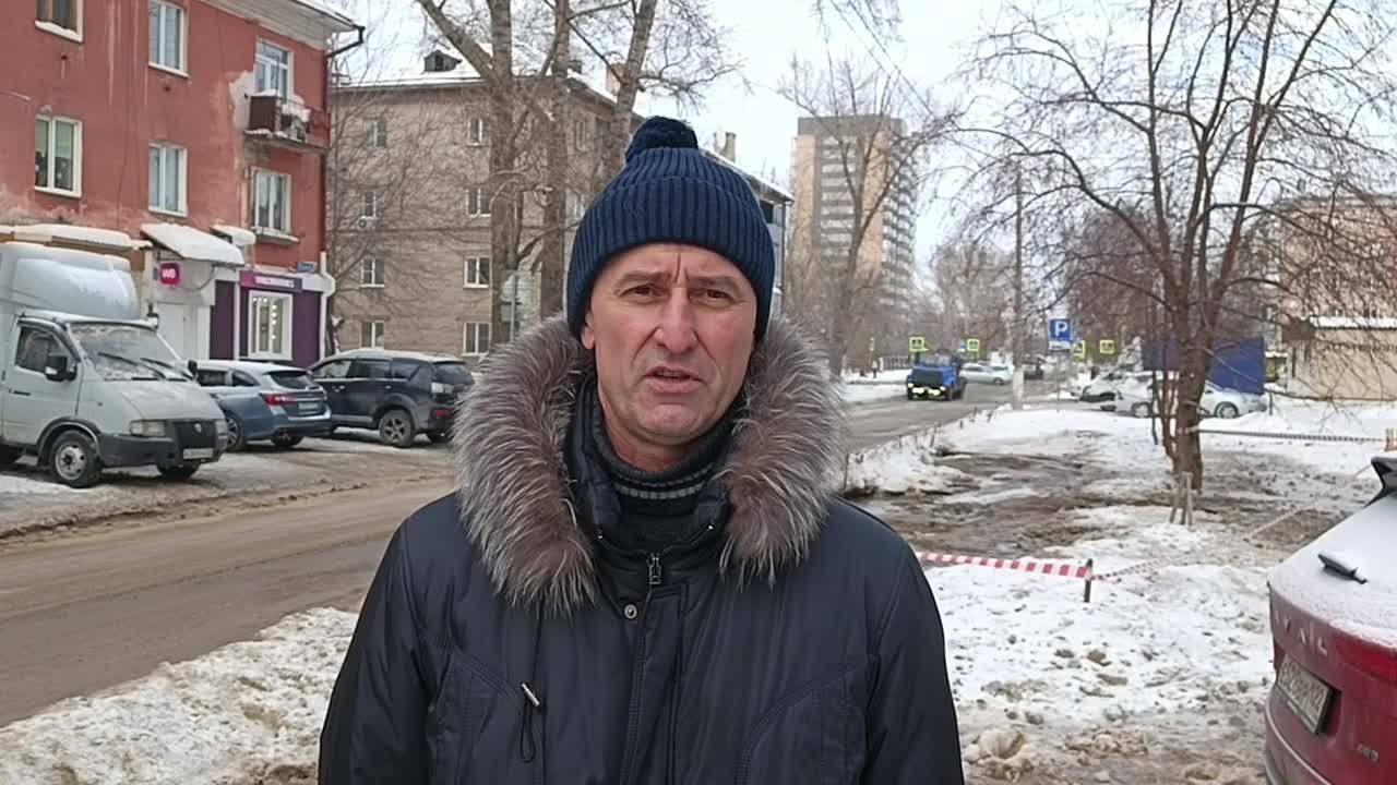 Утечка на водопроводе диаметром 300 мм по адресу ул. Глушкова, 30, локализована в 12:20