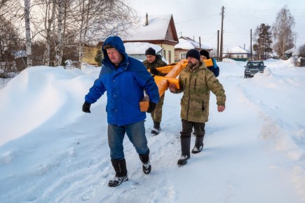 В Буланихе на месте будущего храма установлен крест