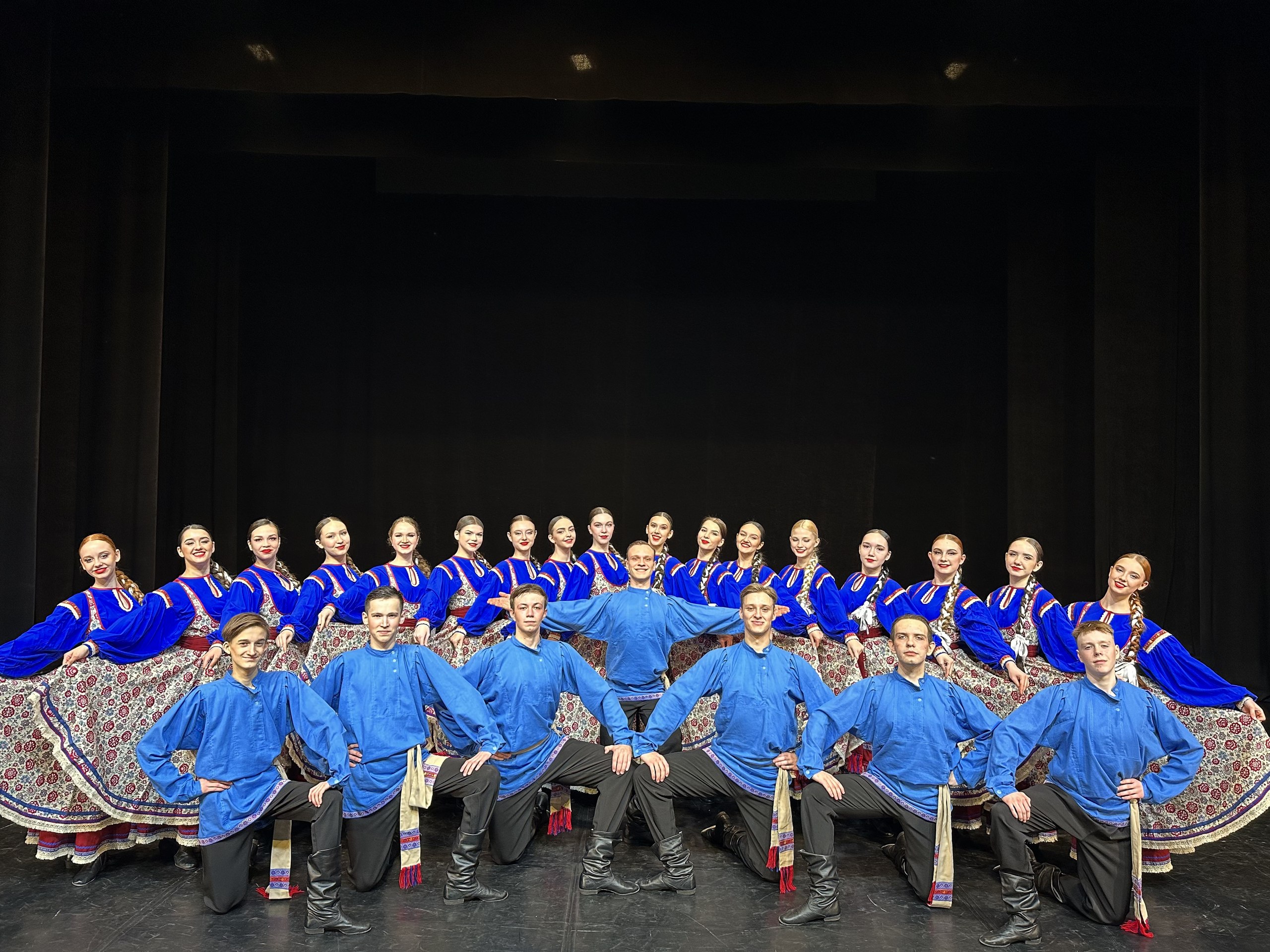 Ансамблю «Тараторки» из Барнаула присвоено почётное звание «Заслуженный коллектив народного творчества» Ансамблю «Тараторки» из Барнаула присвоено почётное звание «Заслуженный коллектив народного творчества»