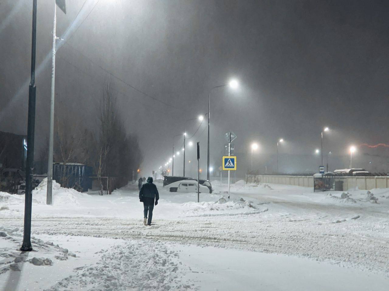 Барнаул заметает. Заснеженные улицы и дворы в объективе нашего фотографа Барнаул заметает. Заснеженные улицы и дворы в объективе нашего фотографа
