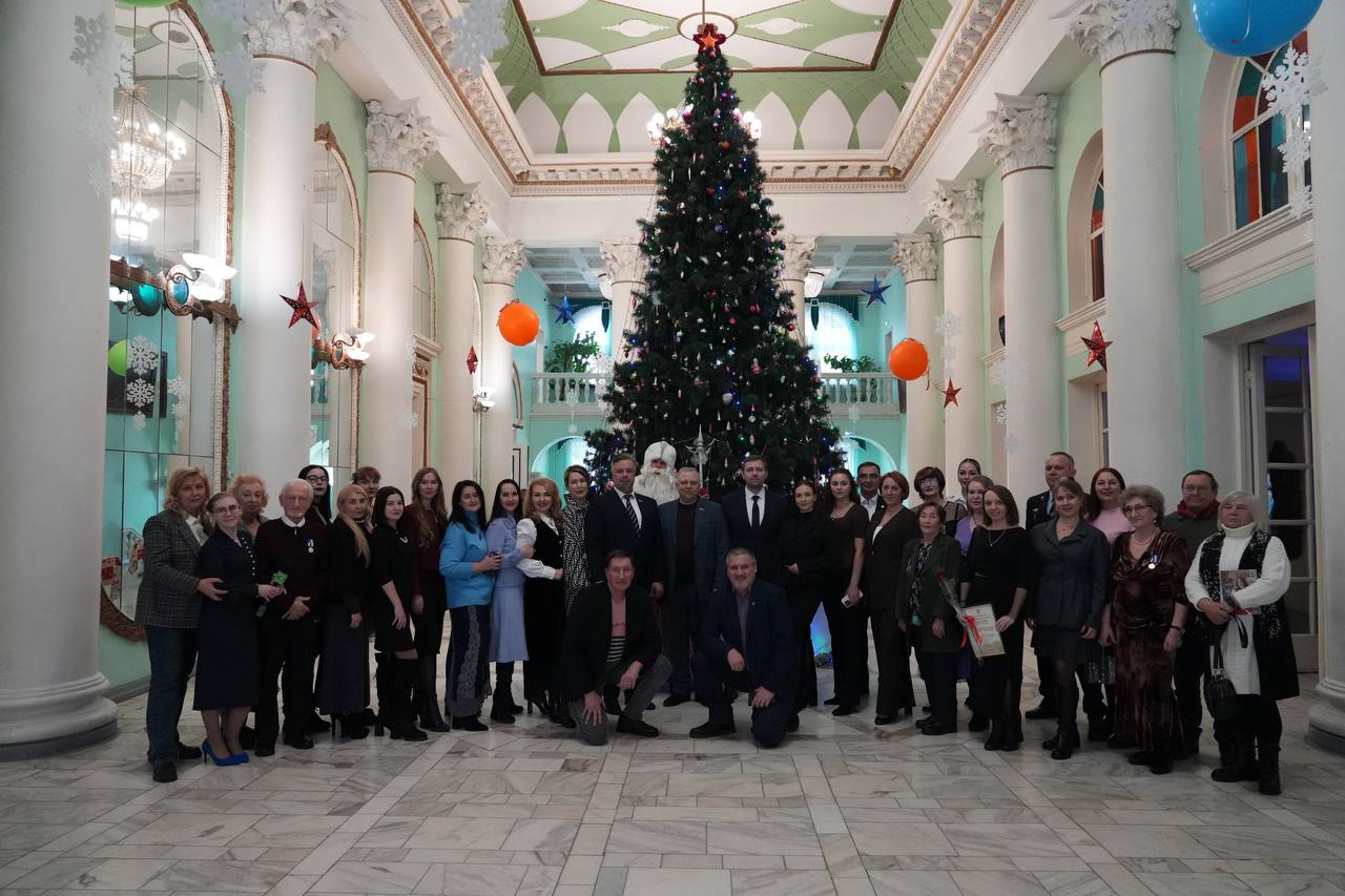 Виктор Щигрев: Уважаемые журналисты, сотрудники редакций, издатели и ветераны печатного дела Бийска! Виктор Щигрев: Уважаемые журналисты, сотрудники редакций, издатели и ветераны печатного дела Бийска!