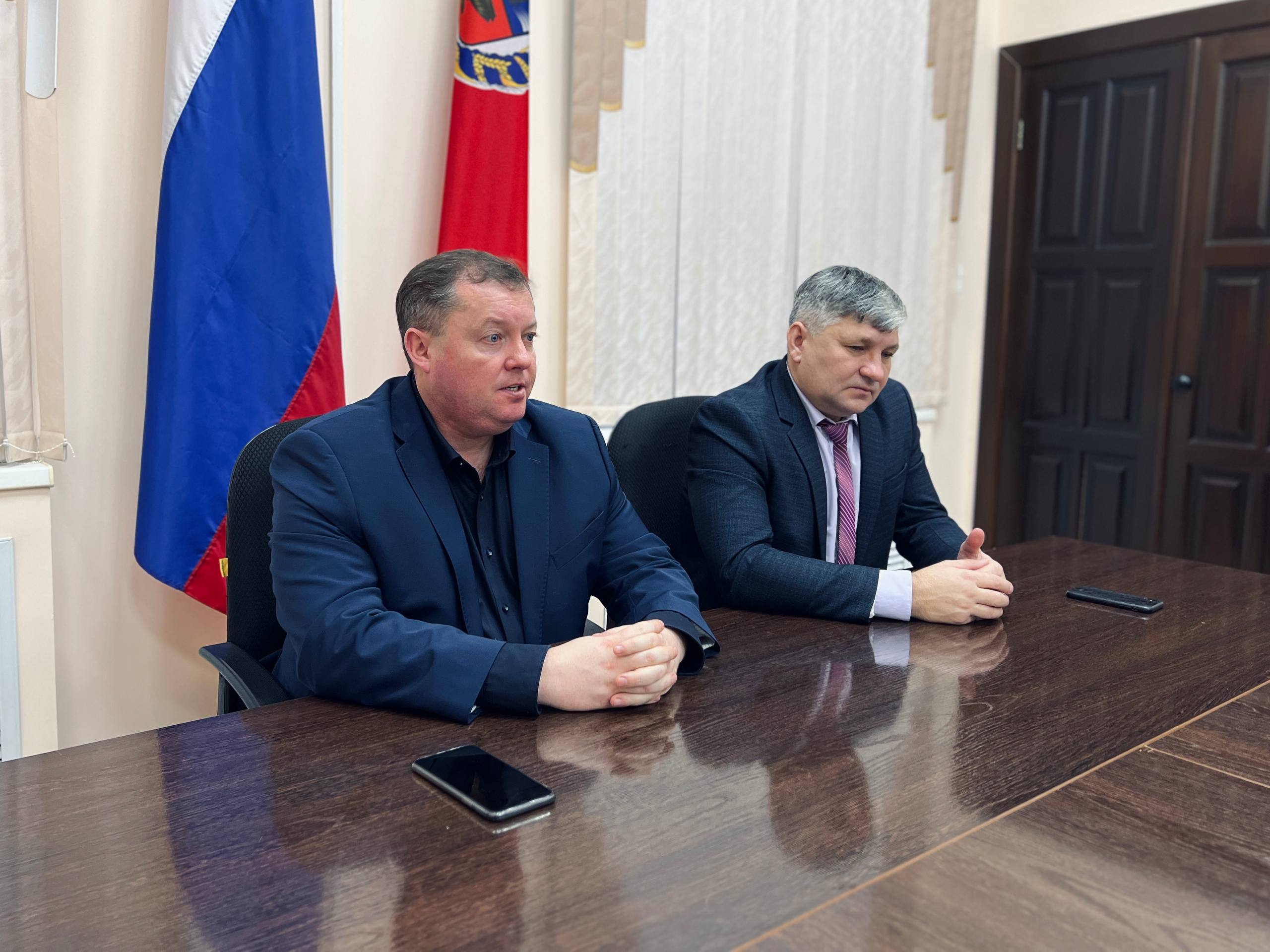 Сегодня под председательством Министра промышленности и энергетики Алтайского края Вячеслава Сергеевича Химочки провели внеочередной штаб по вопросам ликвидации повреждения на магистральной теплосети Сегодня под председательством Министра промышленности и энергетики Алтайского края Вячеслава Сергеевича Химочки провели внеочередной штаб по вопросам ликвидации повреждения на магистральной теплосети