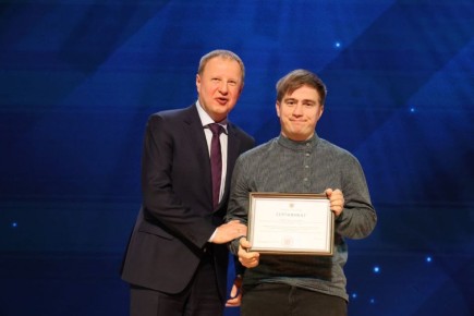 Сегодня, 13 января, в концертном зале "Сибирь" журналистов информационного агентства amic.ru наградили в честь Дня российской печати