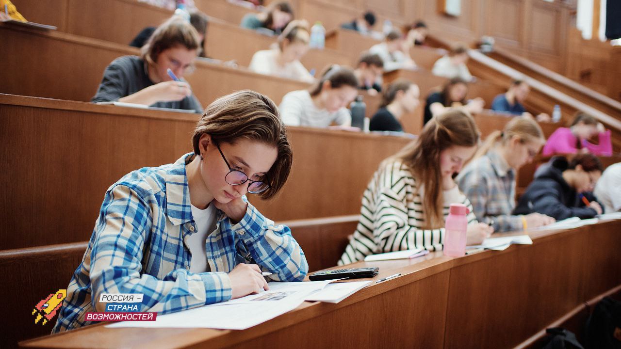 Алтайский край вошел в топ-30 по числу студентов, прошедших в заключительный этап олимпиады «Я – профессионал»