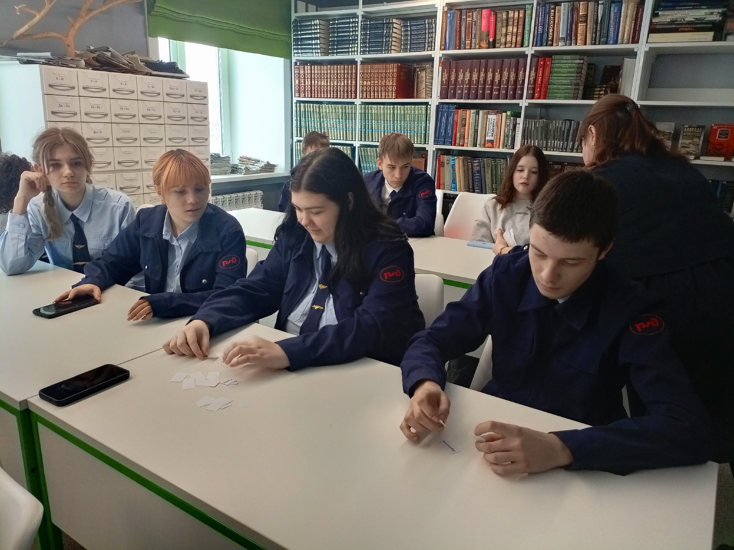 День студента в Новоалтайске отметили интеллектуальной битвой в модельной библиотеке