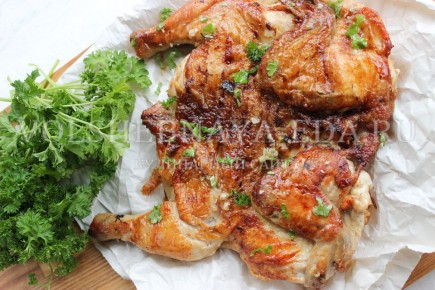 Цыпленок-табака на сковороде под прессом: простой домашний рецепт