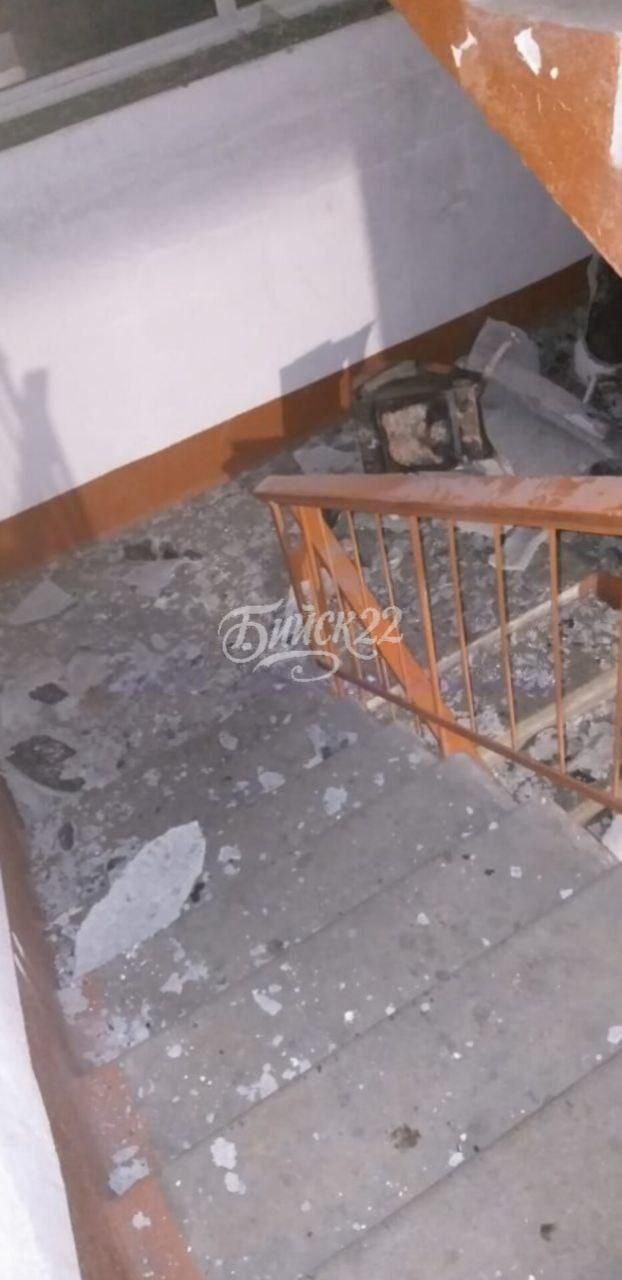 Очевидцы сообщают о хлопке в многоэтажном доме 203 на ул. Советской в Бийске Очевидцы сообщают о хлопке в многоэтажном доме 203 на ул. Советской в Бийске