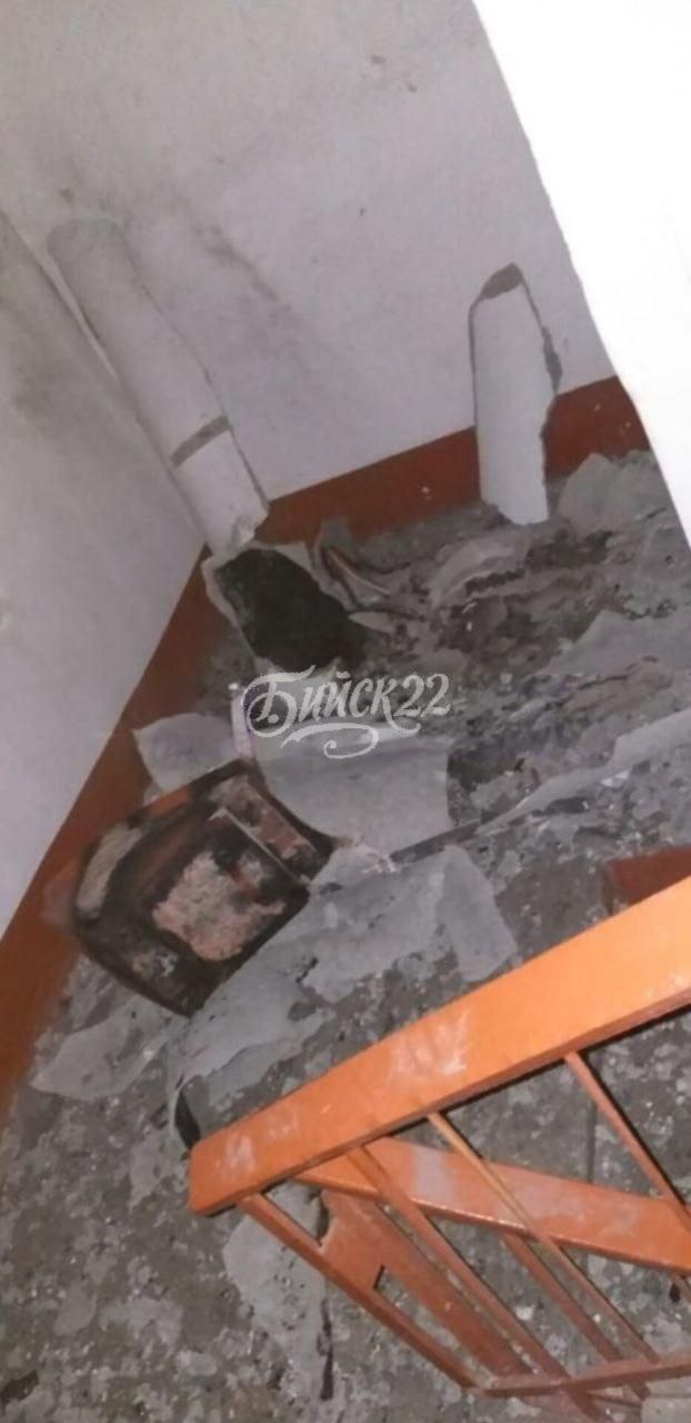 Очевидцы сообщают о хлопке в многоэтажном доме 203 на ул. Советской в Бийске Очевидцы сообщают о хлопке в многоэтажном доме 203 на ул. Советской в Бийске