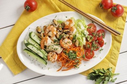 Чан-Цзы с морепродуктами и фунчозой — спокойное сочетание для легкого ужина