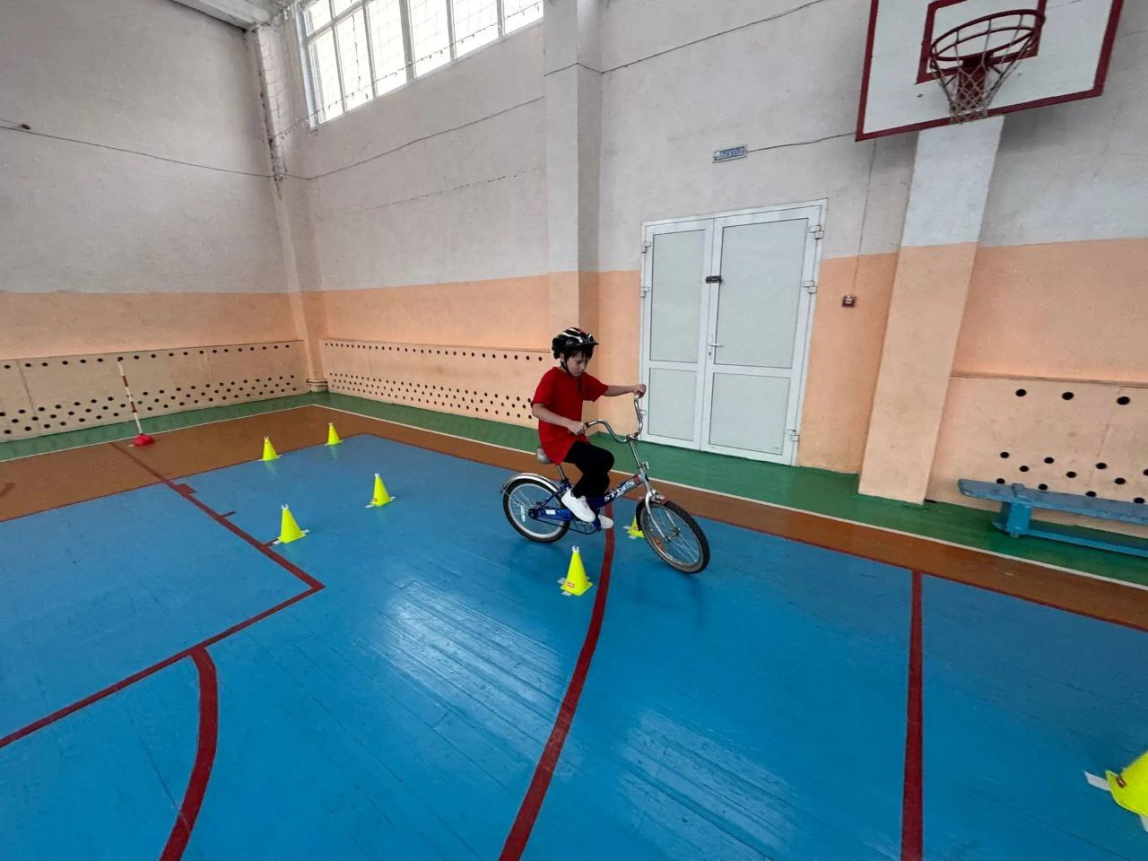 В Барнауле состоялась олимпиада по безопасности дорожного движения для школьников В Барнауле состоялась олимпиада по безопасности дорожного движения для школьников