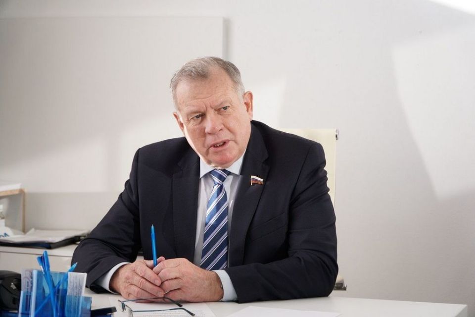 Иван Лоор призвал принципиально решить вопрос с ценами на сырое молоко