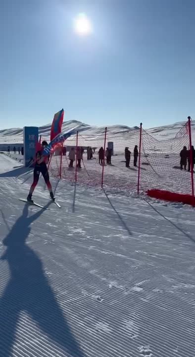 Команда младших лыжниц из Алтайского края выиграла эстафету на зимних играх «Большой Алтай» в Китае