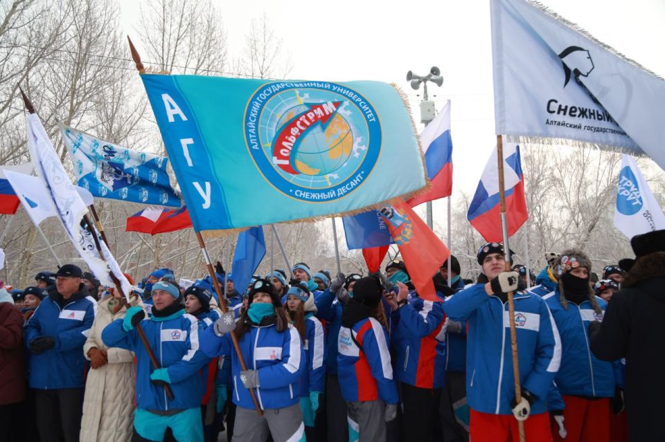 Сегодня в Алтайском крае стартовала ежегодная патриотическая акция "Снежный десант"