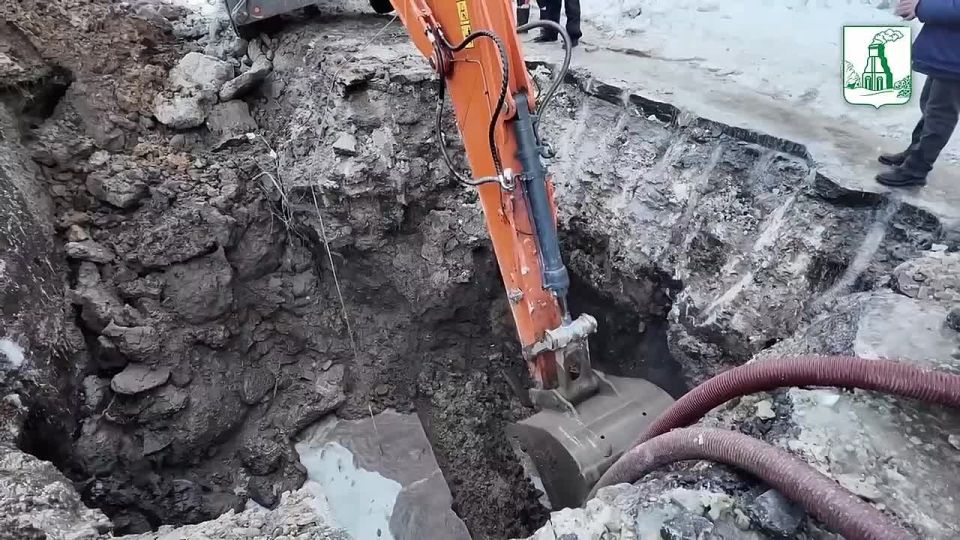 У барнаульского водоканала вновь произошёл порыв, на этот раз на трубе диаметром 500 мм