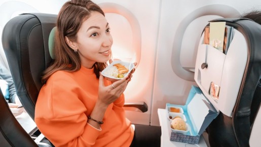 Ни за что не ешьте в самолете эти блюда: дело вовсе не в их свежести