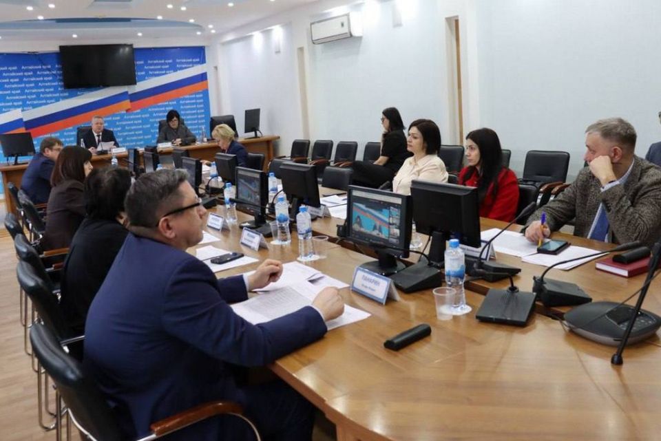 В Алтайском крае обсудили планы капитального ремонта школ и детских садов на 2026 год