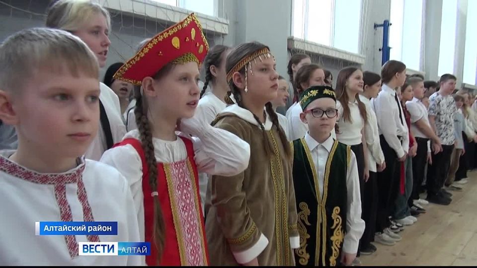 Волонтёры «Снежного десанта» работают в Алтайском районе