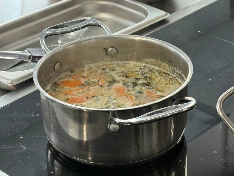 Щи с квасом и крапивой готовят алтайские студенты