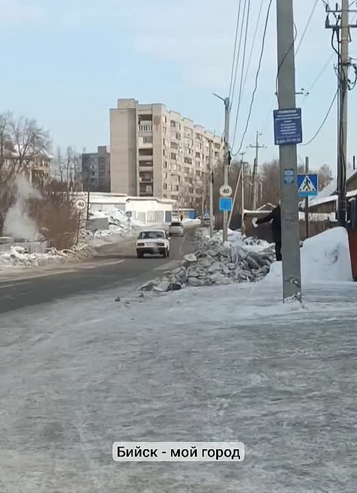 Пешеходный переход на повороте с Митрофанова на Красноармейскую