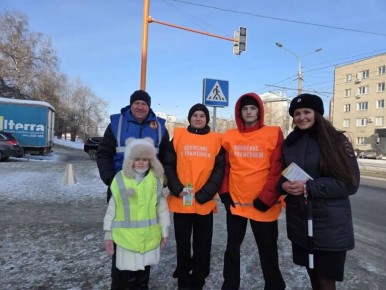 «Семья, школа, волонтеры, Госавтоинспекция - одна команда на пути к безопасным дорогам или как прошел День дорожной профилактики в гимназии №42