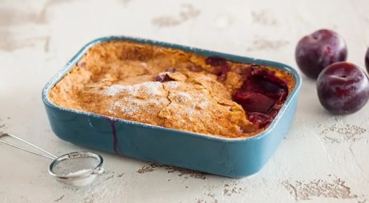 Вкусный клафути без глютена со сливами: простой рецепт для гурманов