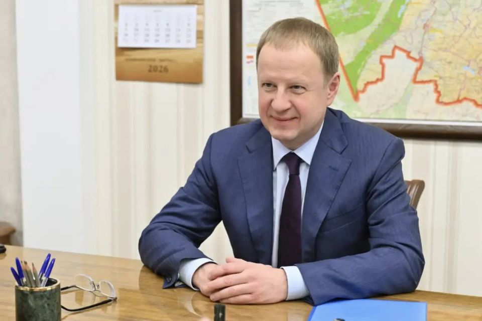 Виктор Томенко: Обсудили на встрече с Иваном Ивановичем Лоором, депутатом Госдумы от «Единой России», обстановку в нашем Алтайском крае