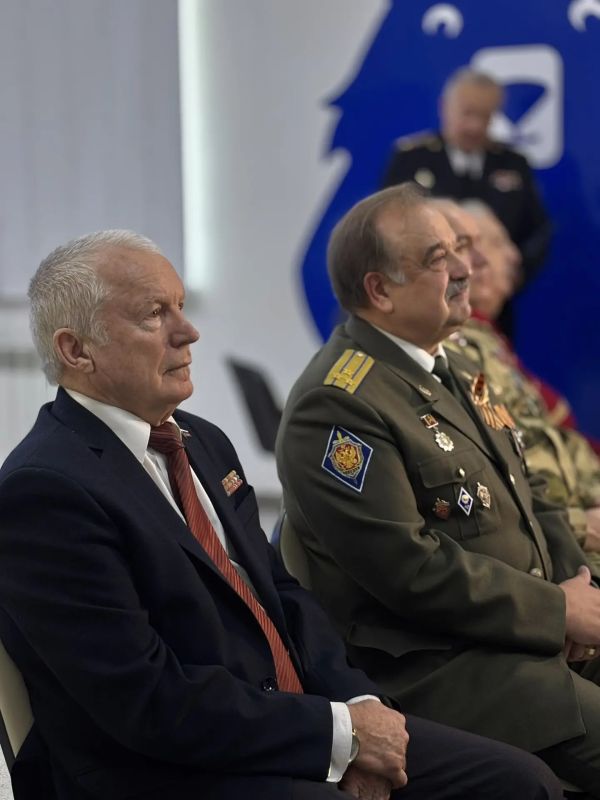 В Алтайском крае молодые художники рисуют ветеранов В Алтайском крае молодые художники рисуют ветеранов