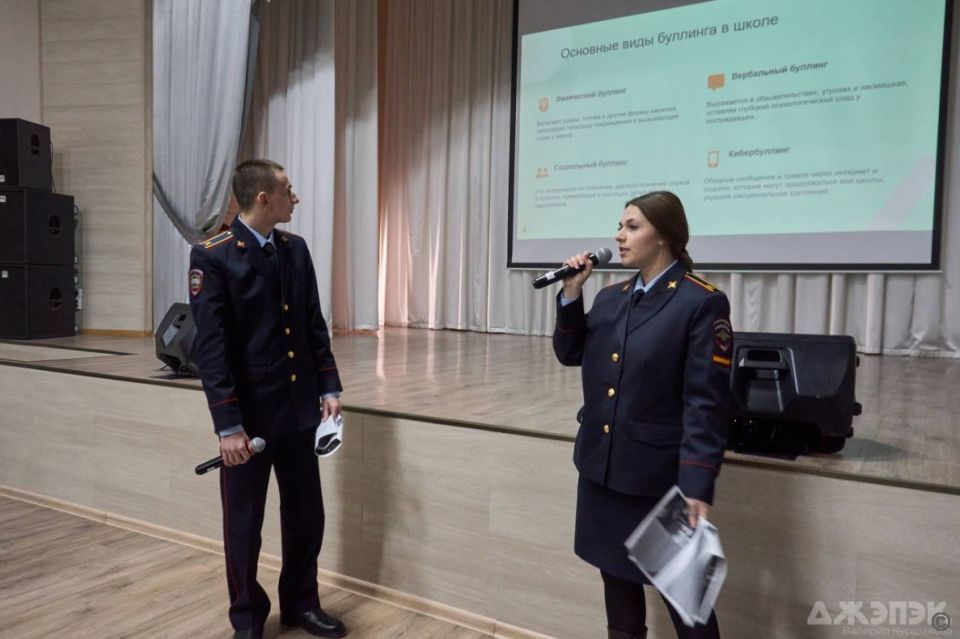 Курсанты БЮИ проводят профилактические встречи с барнаульскими студентами и школьниками
