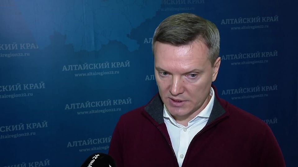 «Прямой диалог с молодежью идет на пользу. Ты чувствуешь их желание, амбиции, которые исходят от молодежи, их стремление себя реализовать и это надо приветствовать и помогать», – отметил Даниил Бессарабов, депутат...