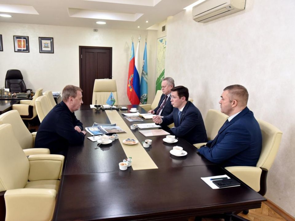 Вопросы развития цифровой среды в школах обсудили в администрации города