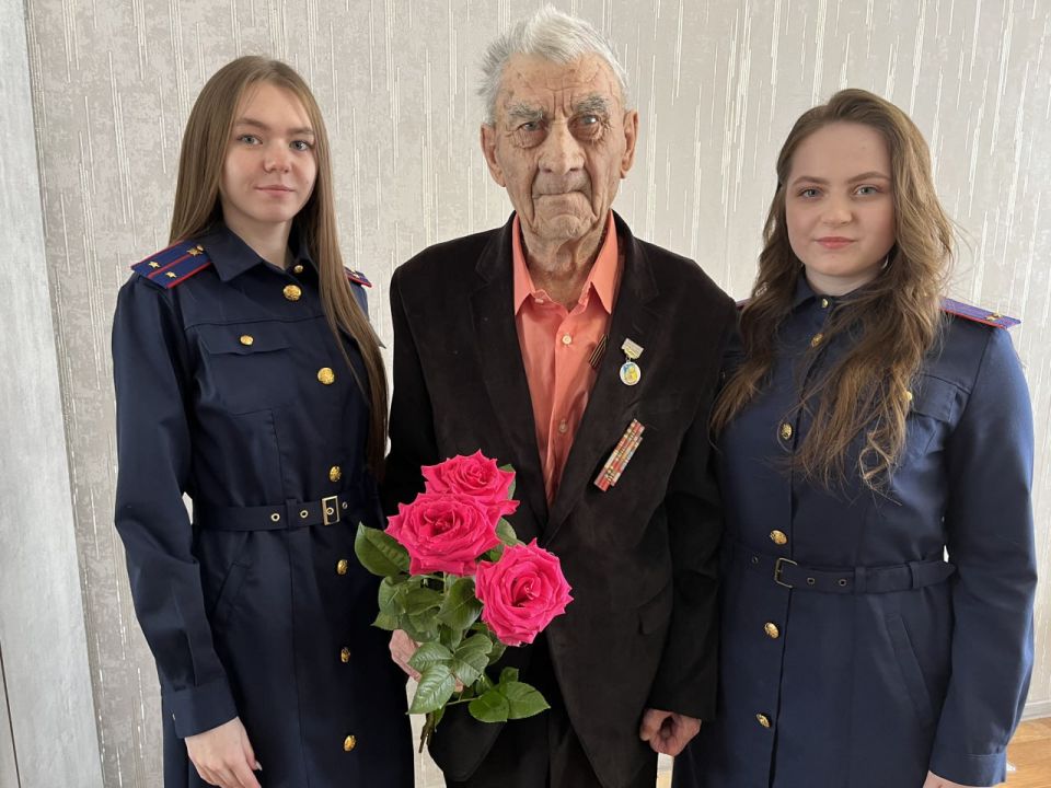 В Алтайском крае следователи СК России поздравили с 101-летием ветерана Великой Отечественной войны