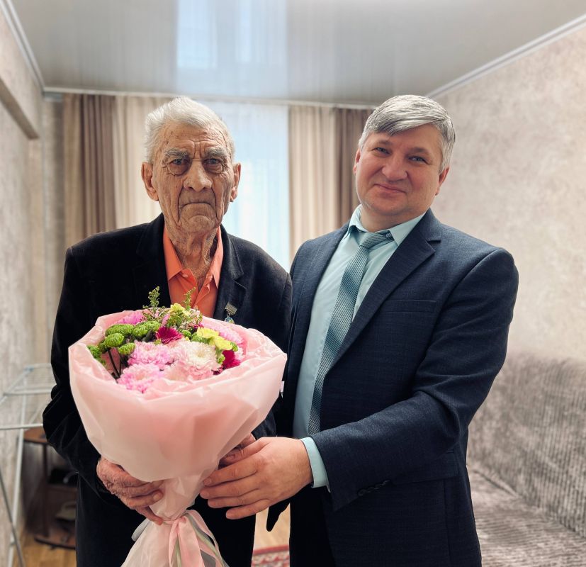 #РубцовскВЛицах. 8 февраля свой 101-й день рождения отметил ветеран Великой Отечественной войны и Почётный гражданин города Рубцовска Федор Иванович Орлов